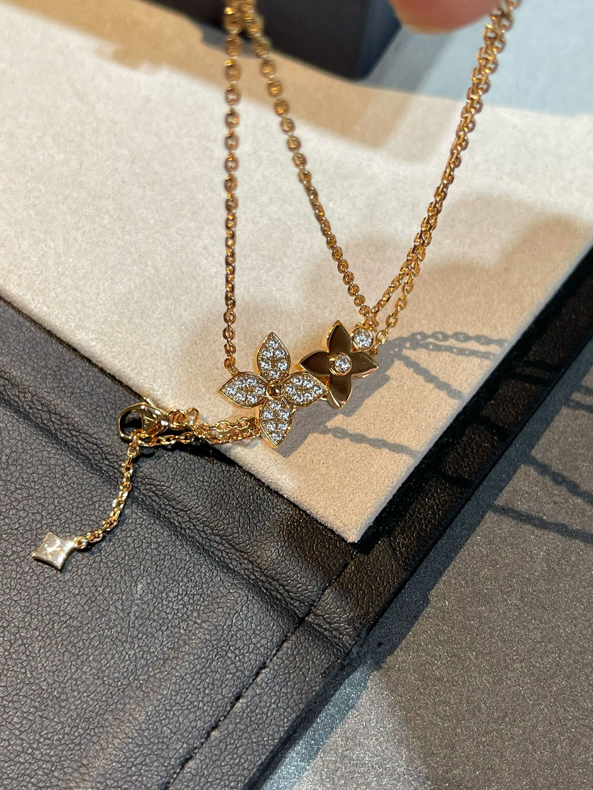 [Elowen jewelsry ]STAR BLOSSOM HALSKETTE ROSÉGOLD DIAMANTEN