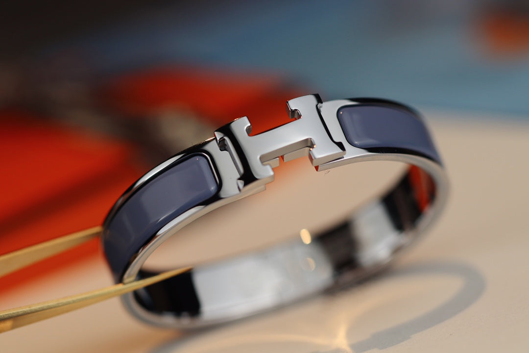 [Elowen Schmuck] H ARMBAND 12MM BLAUGRAU