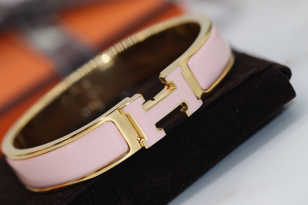 {
  "Elowen jewelsry": "Elowen Schmuck",
  "H BRACELET 12MM PINK": "H-ARMBAND 12MM ROSA"
}