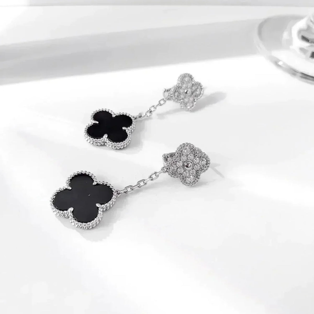 [Elowen jewelsry ]CLOVER 2 MOTIFS  DIAMOND ONYX EARRINGS SILVER