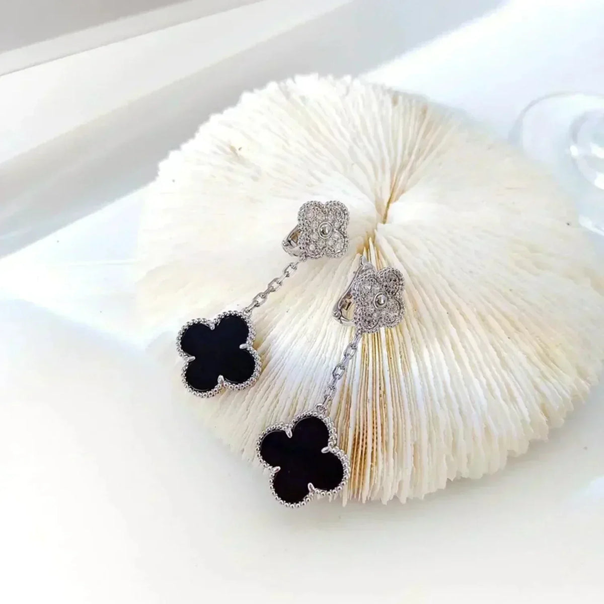 [Elowen jewelsry ]CLOVER 2 MOTIFS  DIAMOND ONYX EARRINGS SILVER
