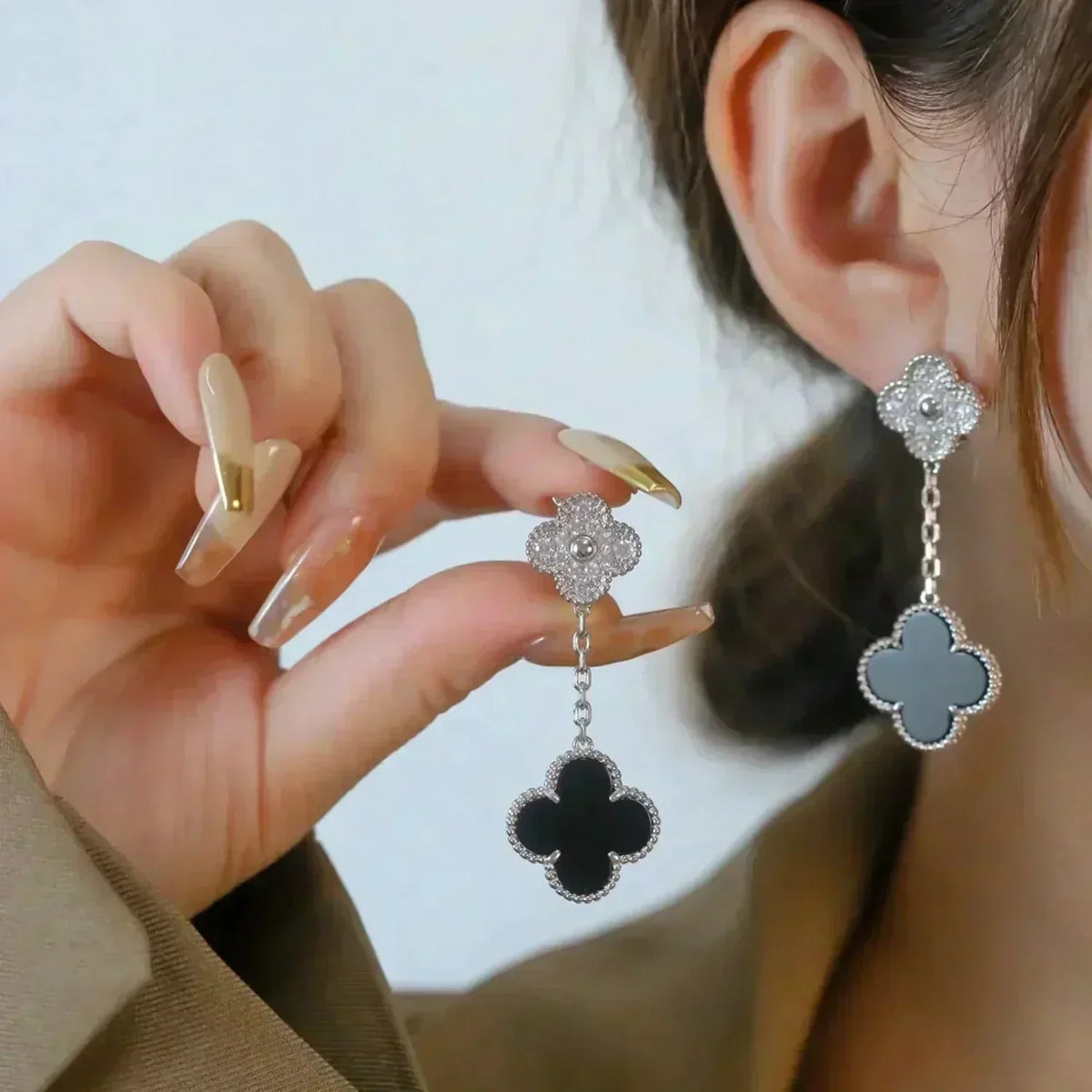 [Elowen jewelsry ]CLOVER 2 MOTIFS  DIAMOND ONYX EARRINGS SILVER