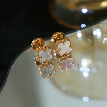 [Elowen jewelsry ]CLOVER MINI 9.5MM WHITE MOP EARRINGS