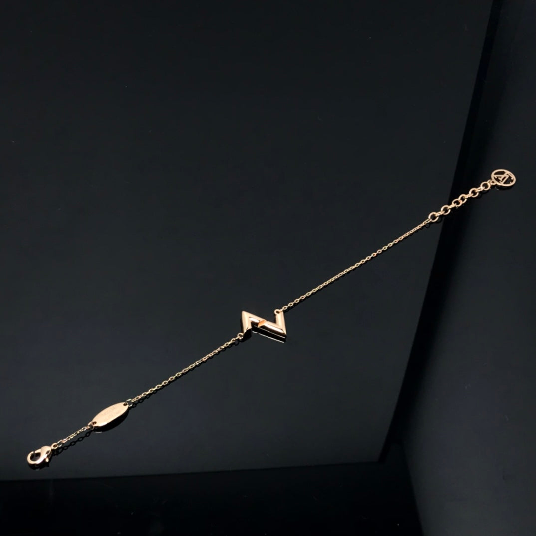 [Elowen jewelsry ]VOLT LV LOGO ARMBAND