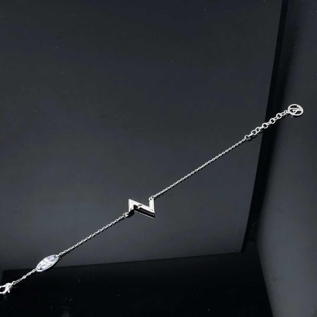 [Elowen jewelsry ]VOLT LV LOGO ARMBAND