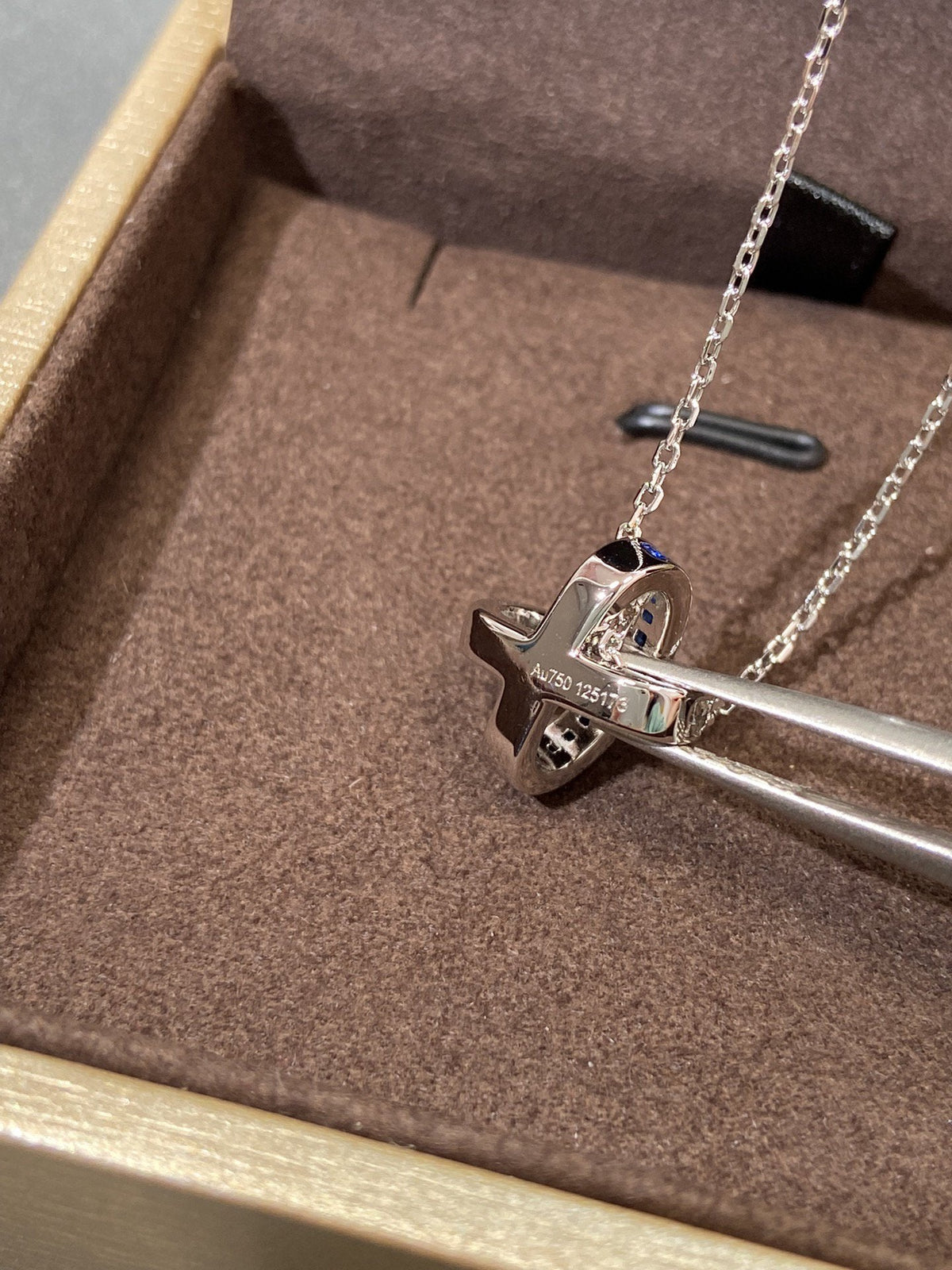 {
  "Elowen jewelsry": "Elowen ジュエリー",
  "LIENS DIAMOND SILVER NECKLACE": "リアン ダイヤモンド シルバー ネックレス"
}