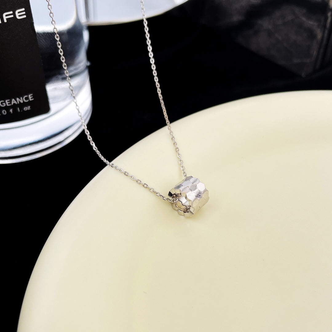 [Elowen jewelsry ]BEE MINI PEDANT DIAMOND NECKLACE