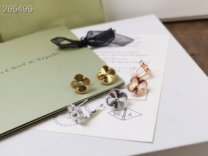[Elowen jewelsry ]CLOVER MITTLERE OHRSTECKER