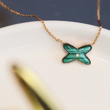 {
  "Elowen jewelsry": "Elowen ジュエリー",
  "JEUX MALACHITE 1 DIAMOND PINK GOLD NECKLACE": "JEUX マラカイト 1ダイヤモンド ピンクゴールド ネックレス"
}