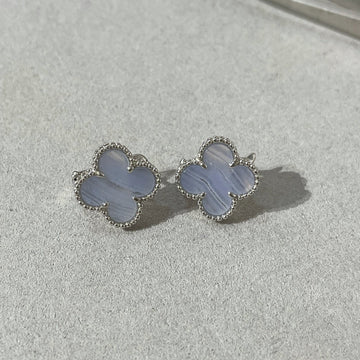 [Elowen jewelsry ]CLOVER CHALCEDONY SILVER STUD EARRINGS