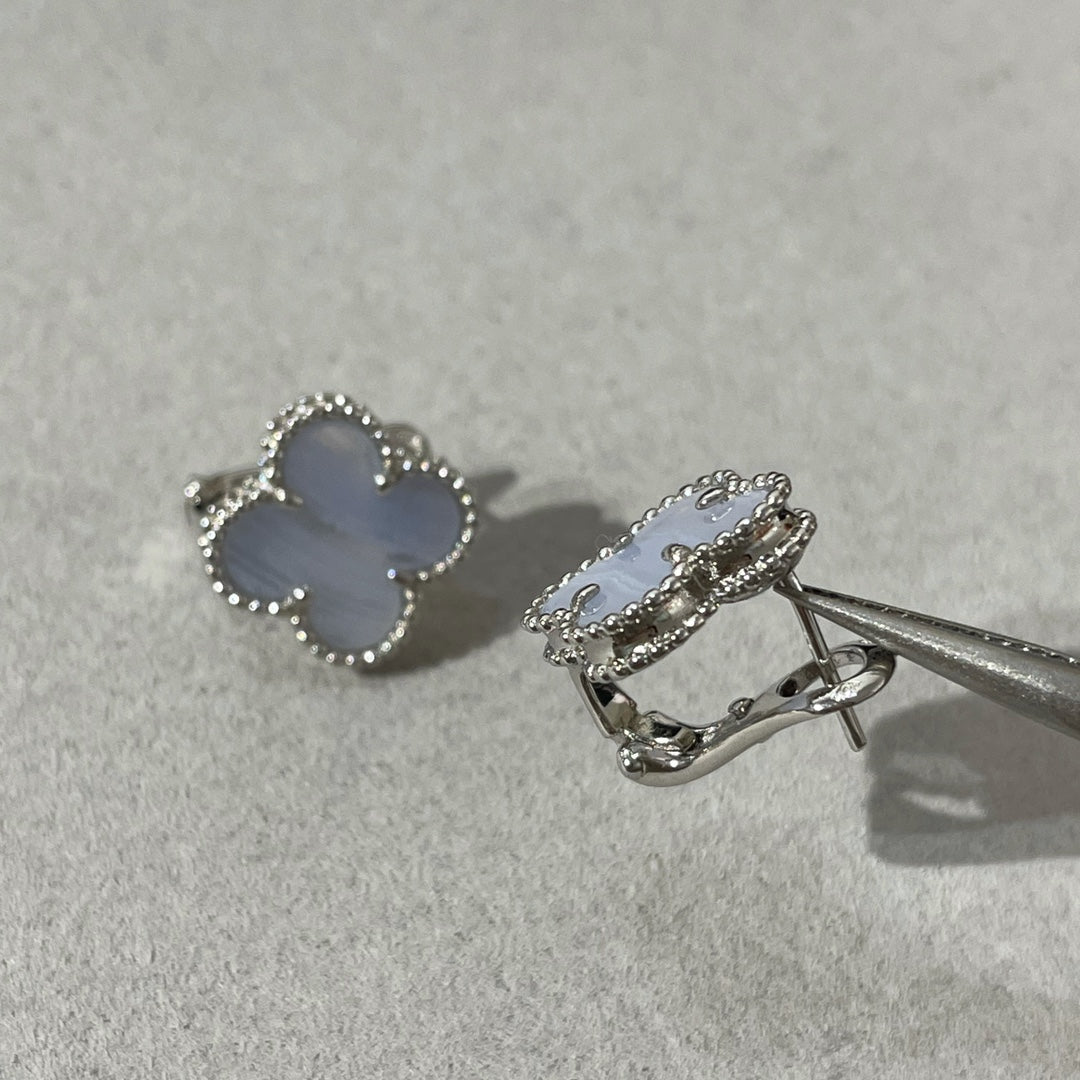 [Elowen jewelsry ]クローバー カルセドニー シルバー スタッドピアス
