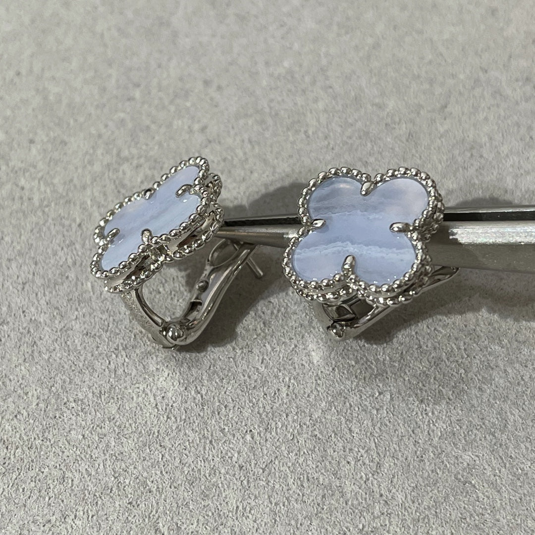 [Elowen jewelsry ]CLOVER CHALCEDONY SILVER STUD EARRINGS