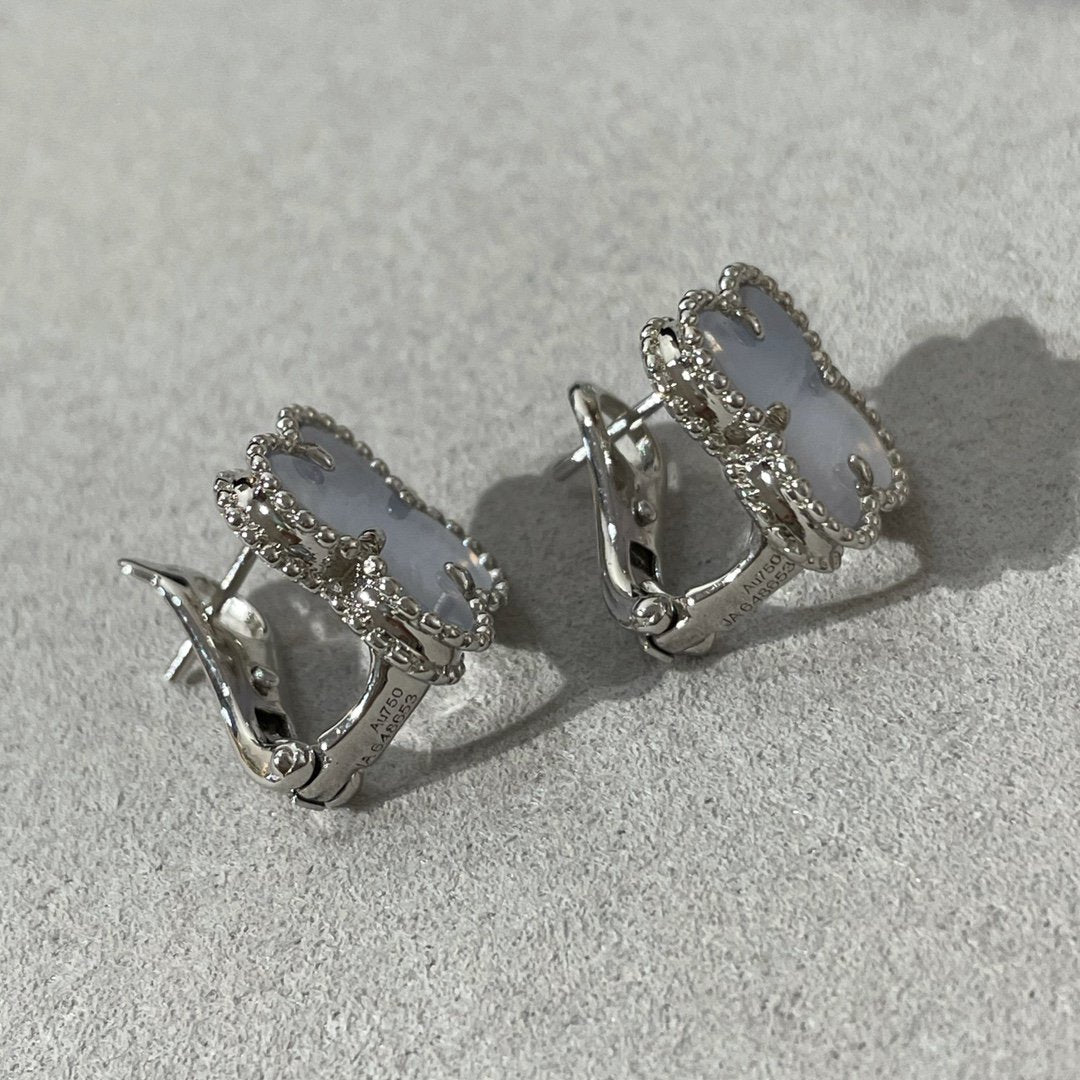 [Elowen jewelsry ]CLOVER CHALCEDONY SILVER STUD EARRINGS