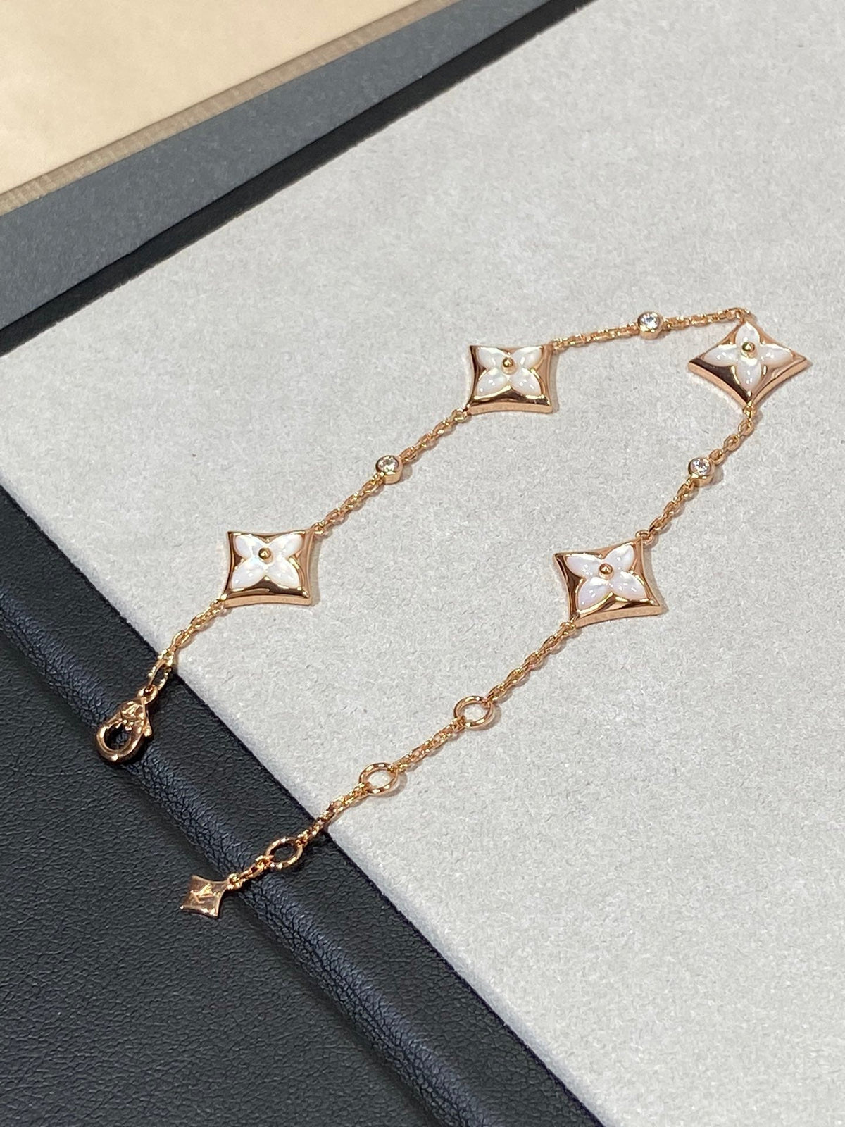 [Elowen jewelsry ]STERN 4 MOTIV PERLMUTT DIAMANT ROSÉGOLD ARMBAND