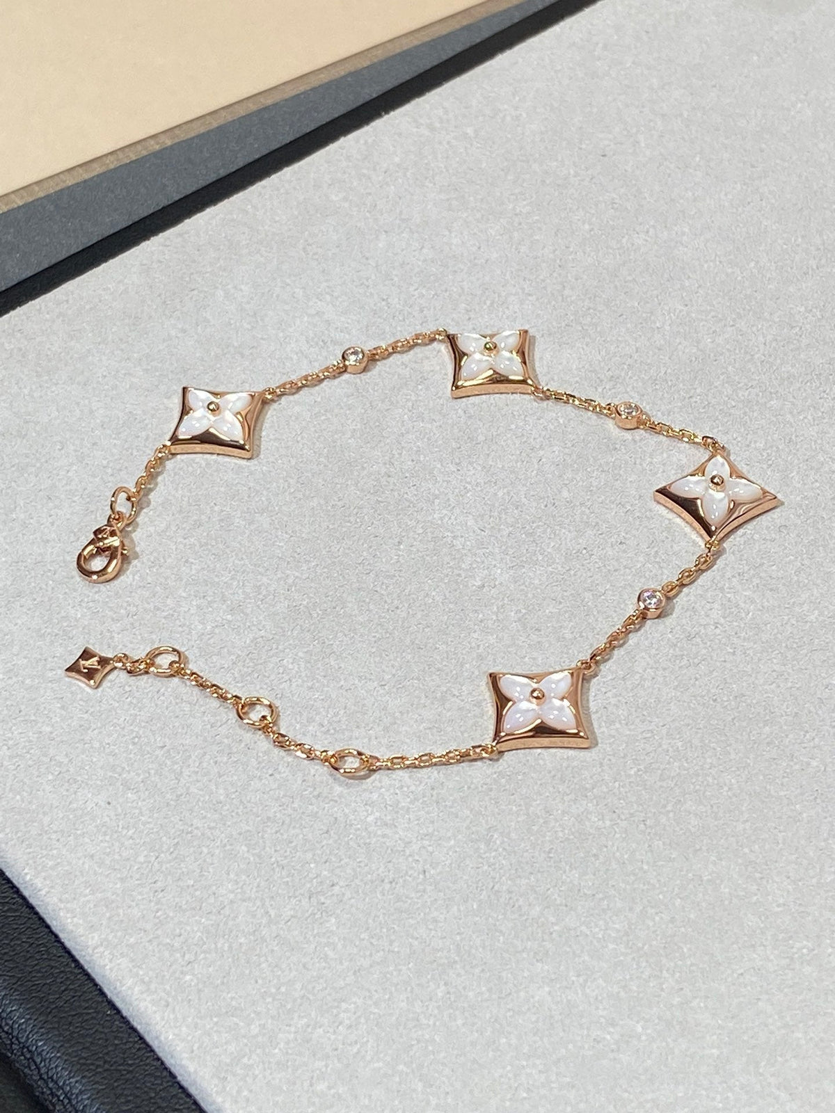[Elowen jewelsry ]STERN 4 MOTIV PERLMUTT DIAMANT ROSÉGOLD ARMBAND
