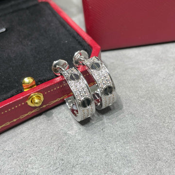 {"Elowen jewelsry": "ELOWENジュエリー", "LOVE CERAMIC DIAMOND PAVED SILVER EARRINGS": "LOVE セラミック ダイヤモンドパヴェ シルバーピアス"}