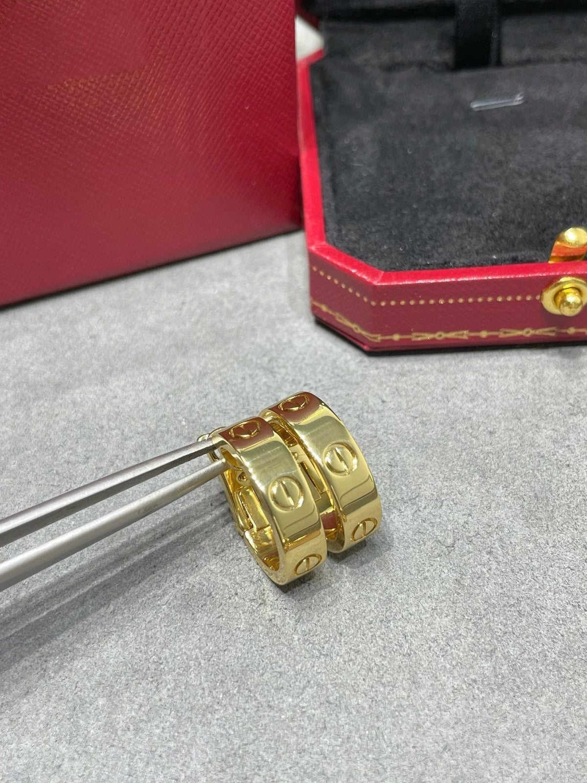 {
  "Elowen jewelsry": "Elowen ジュエリー",
  "LOVE 5.5MM EARRINGS": "LOVE 5.5MM ピアス"
}
