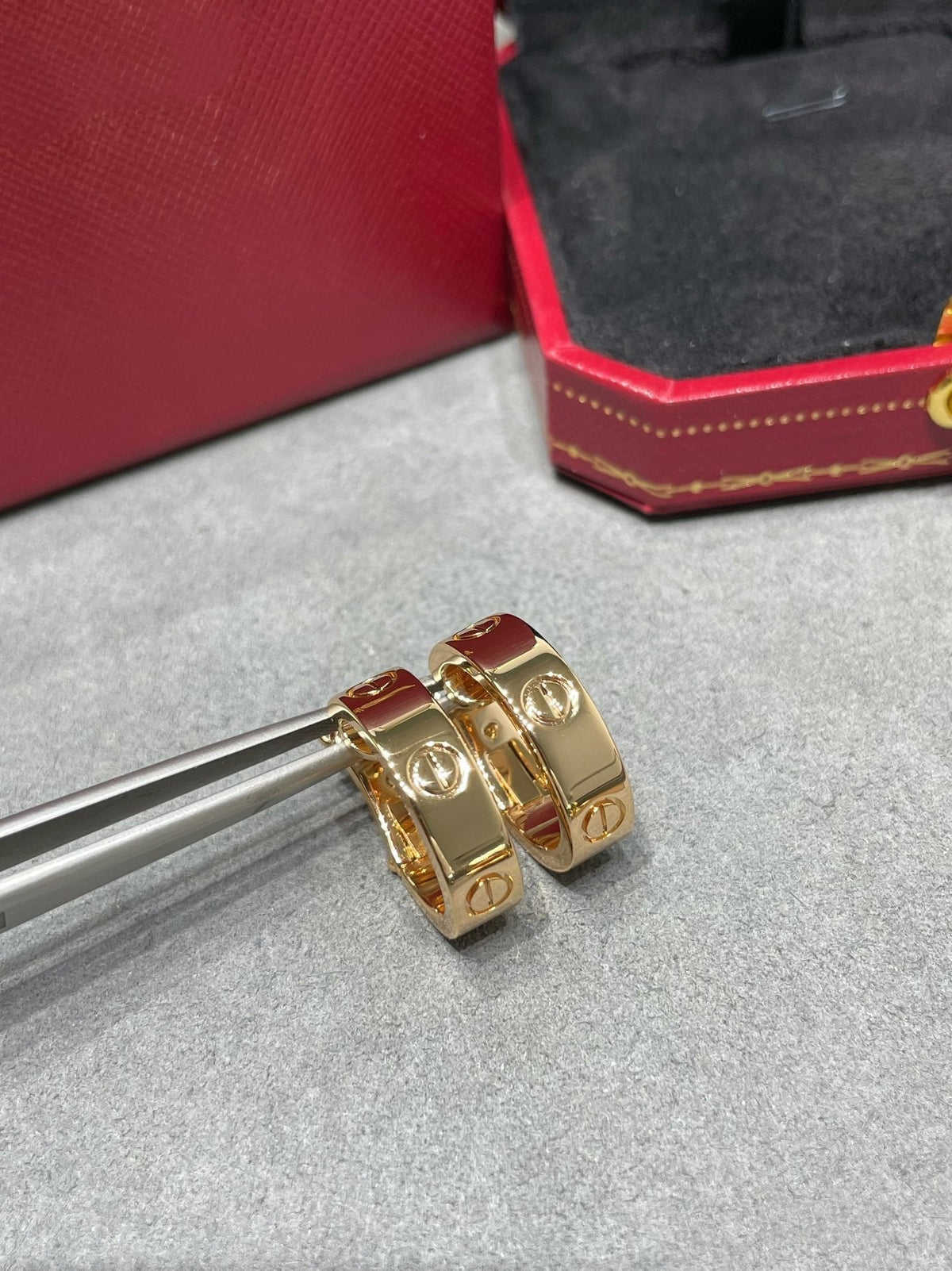 {
  "Elowen jewelsry": "Elowen ジュエリー",
  "LOVE 5.5MM EARRINGS": "LOVE 5.5MM ピアス"
}