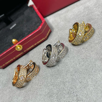 {
"Elowen jewelsry ": "Elowen Schmuck ",
"LOVE 5.5MM DIAMOND PAVED EARRINGS": "LOVE 5,5 MM DIAMANT-PAVÉ-OHRRINGE"
}