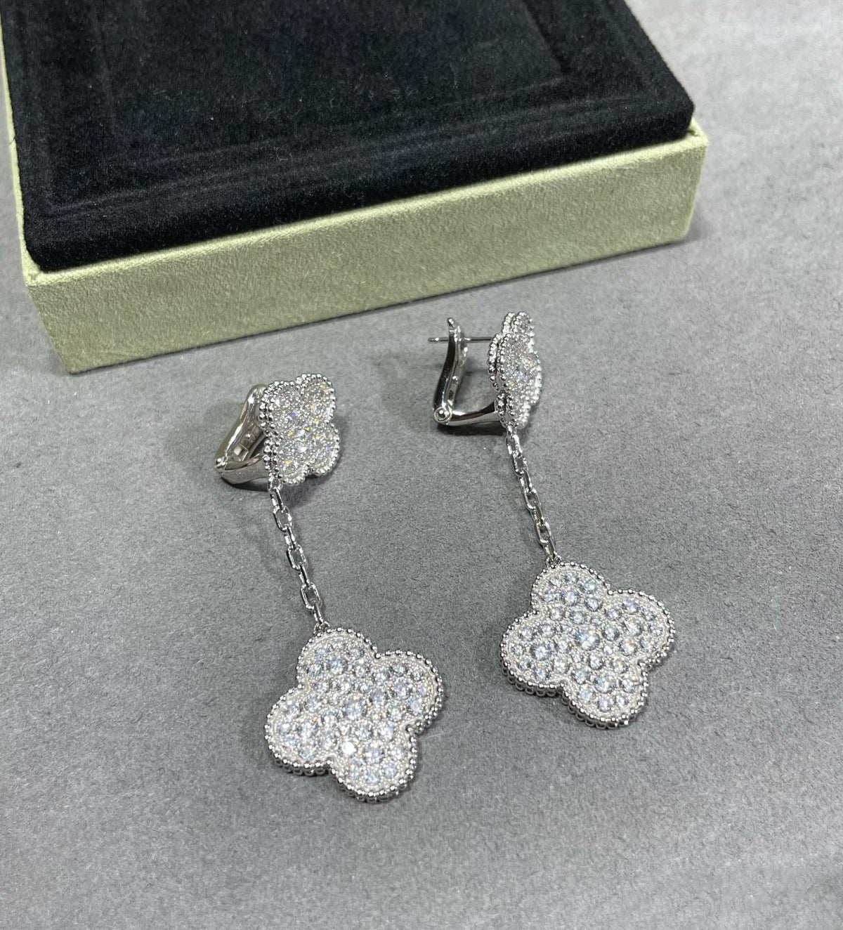 [Elowen jewelsry ]CLOVER 2 MOTIFS DIAMOND PAVED SILVER EARRINGS