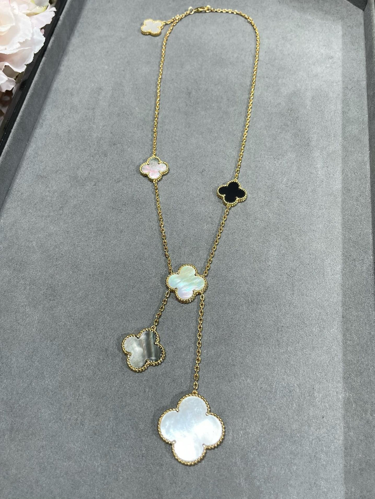 [Elowen jewelsry ]CLOVER 6 MOTIF MOP ONYX GOLD NECKLACE