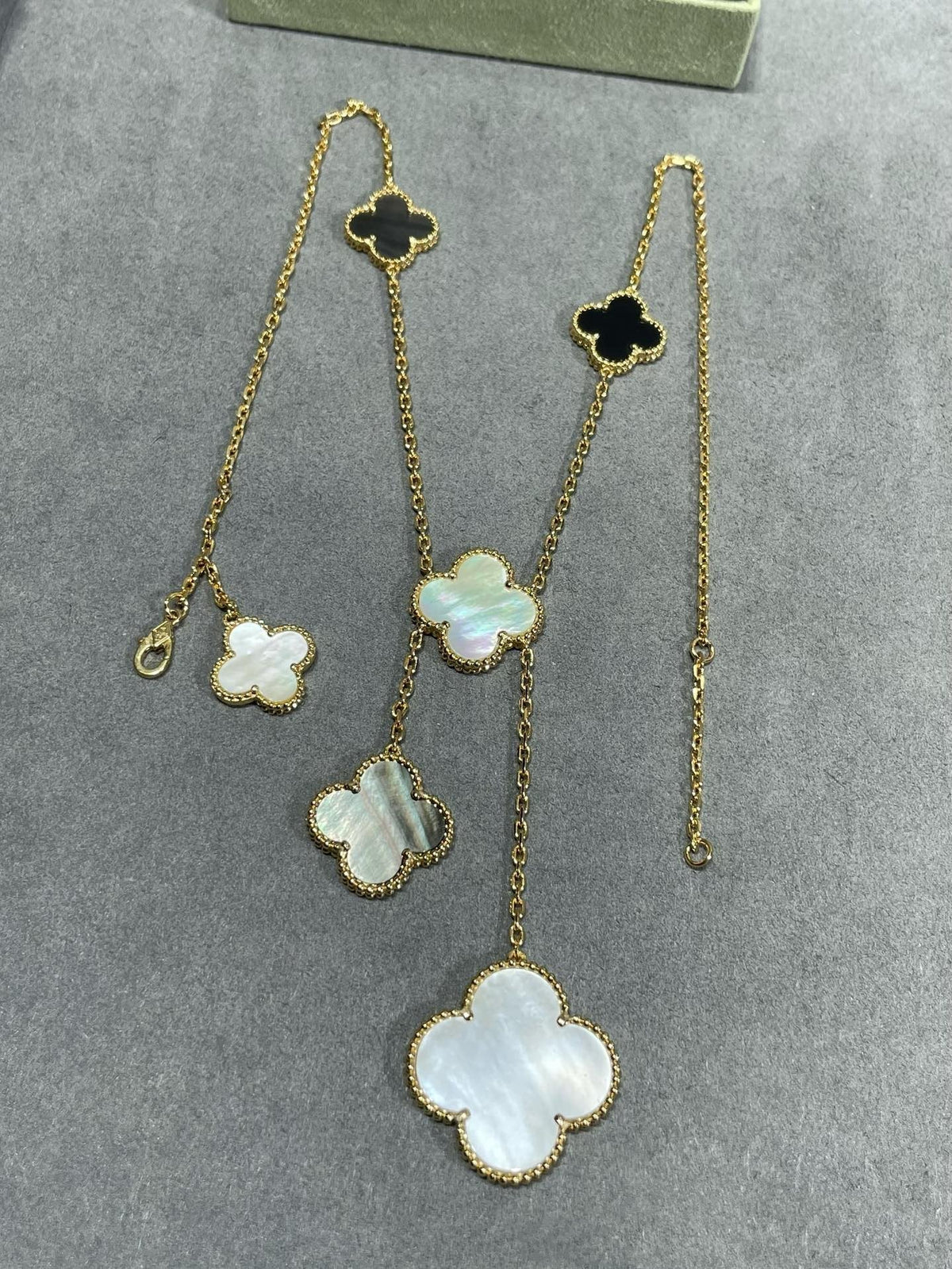 [Elowen jewelsry ]CLOVER 6 MOTIF MOP ONYX GOLD NECKLACE