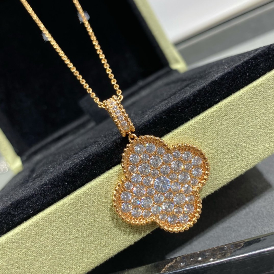 [Elowen jewelsry ]CLOVER 25MM LARGE PEDANT DIAMOND PAVED LONG NECKLACE
