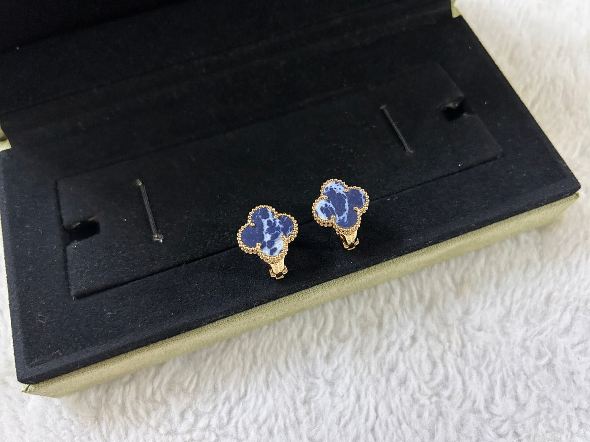 [Elowenジュエリー] クローバー ピーターサイト ミディアムスタッドピアス