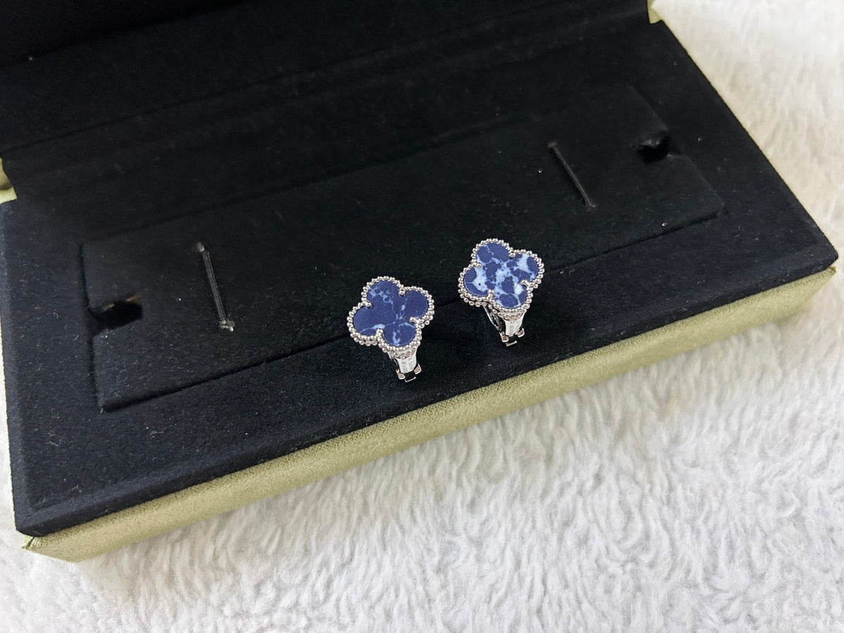 [Elowenジュエリー] クローバー ピーターサイト ミディアムスタッドピアス