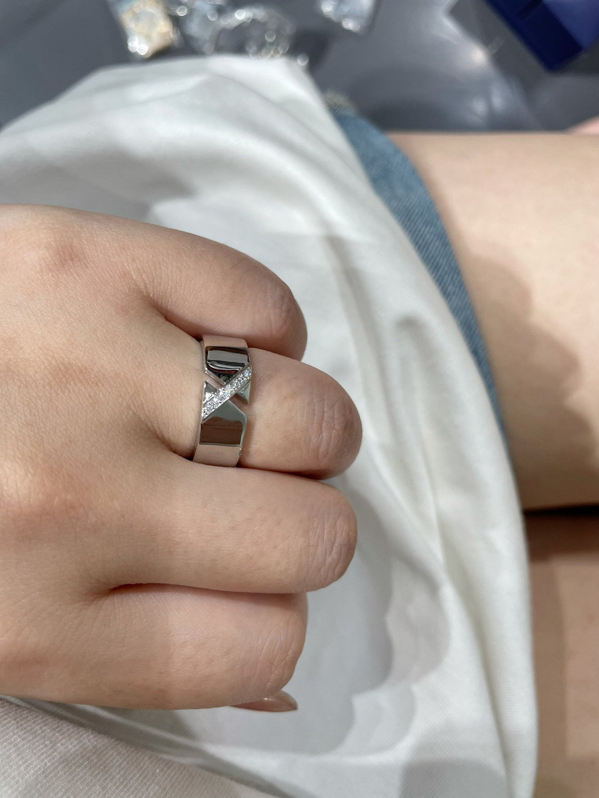 {
  "Elowen jewelsry": "Elowen ジュエリー",
  "LIENS EVIDENCE DIAOMOND RING": "リアン エヴィダンス ダイヤモンド リング"
}