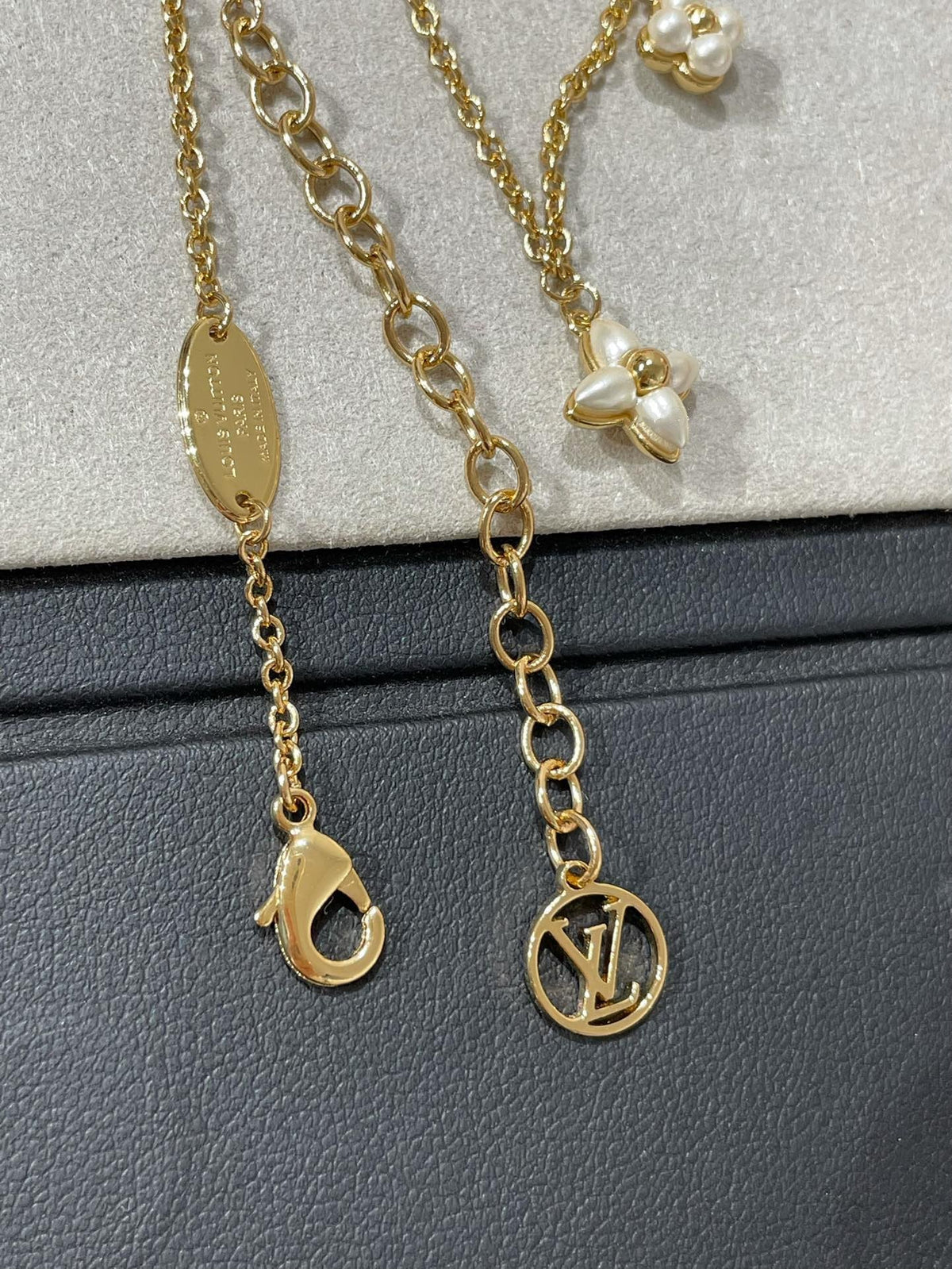 [Elowen jewelsry ]FLOWERGRAM GOLD MOP DOPPELREIHIGE HALSKETTE