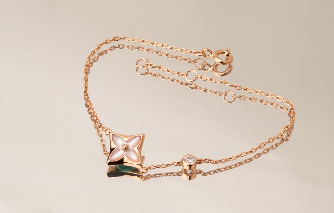 {
  "Elowen jewelsry": "Elowen ジュエリー",
  "STAR PINK MOP 1 DIAMOND PINK GOLD NECKLACE": "スター ピンクMOP 1ダイアモンド ピンクゴールドネックレス"
}