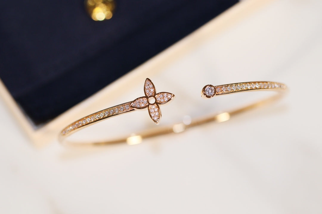 [Elowen jewelsry ]IDYLLE GOLD-ARMBAND MIT DIAMANT-PAVÉ