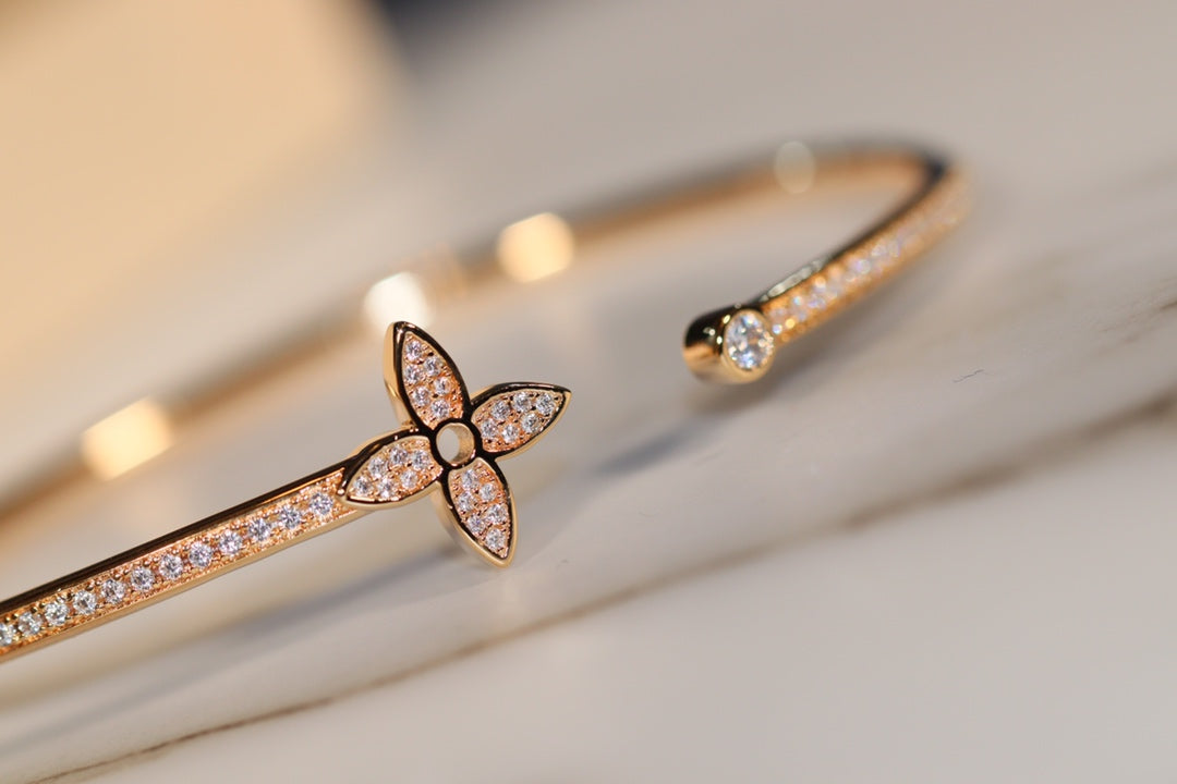 [Elowen jewelsry ]IDYLLE GOLD-ARMBAND MIT DIAMANT-PAVÉ