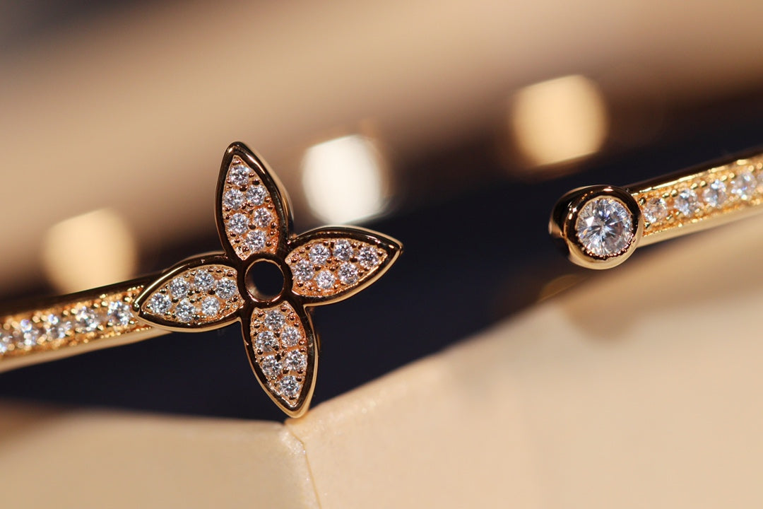 [Elowen jewelsry ]IDYLLE GOLD OPEN BRACELET DIAMOND PAVED