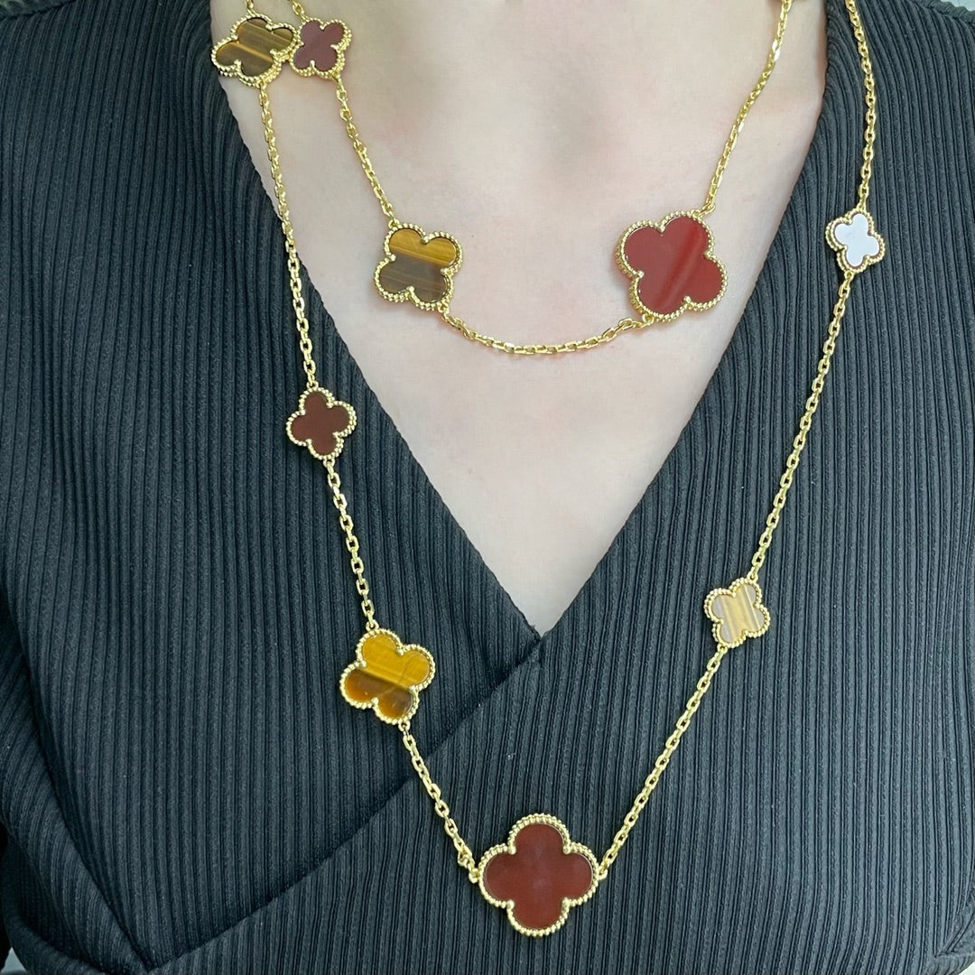 [Elowen Schmuck] CLOVER 16-MOTIV-HALSKETTE AUS KARNEOL UND TIGERNAUGENSTEIN IN ROSÉGOLD