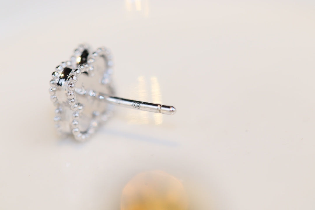 [Elowen jewelsry ]CLOVER MINI TURQUOISE SILVER STUD EARRINGS