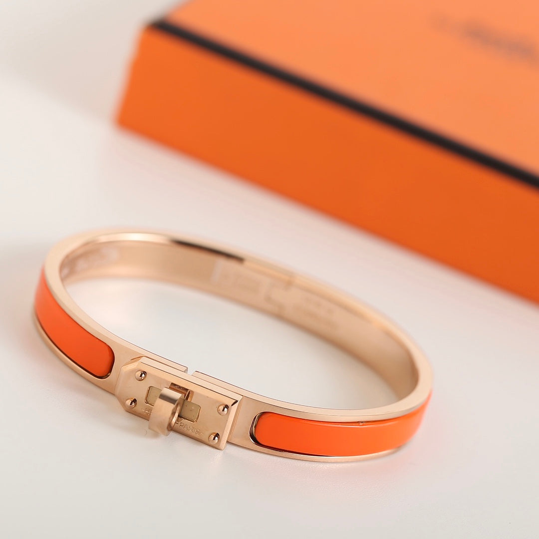 {
  "Elowen jewelsry": "Elowen ジュエリー",
  "HM KELLY ORANGE BRACELET": "HM ケリー オレンジ ブレスレット"
}