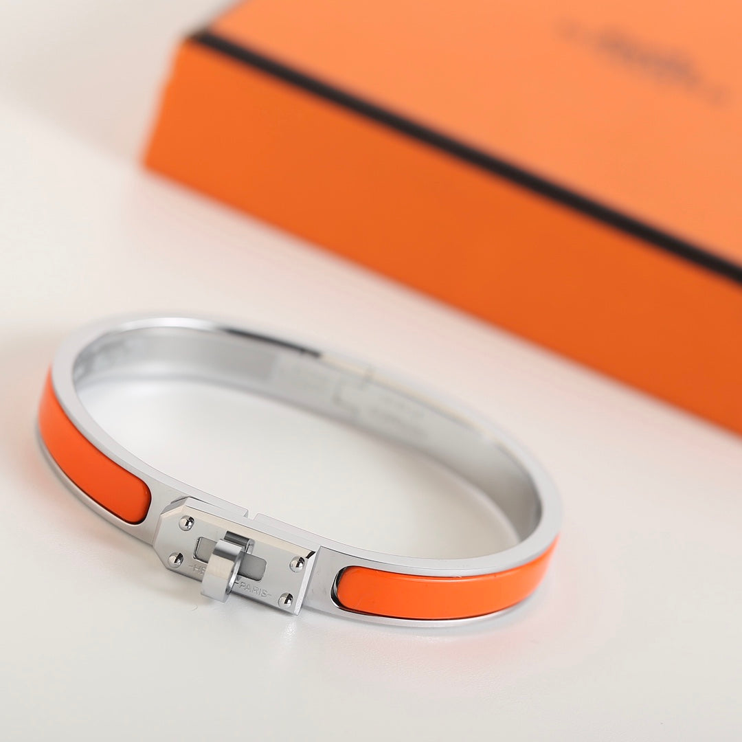 {
  "Elowen jewelsry": "Elowen ジュエリー",
  "HM KELLY ORANGE BRACELET": "HM ケリー オレンジ ブレスレット"
}