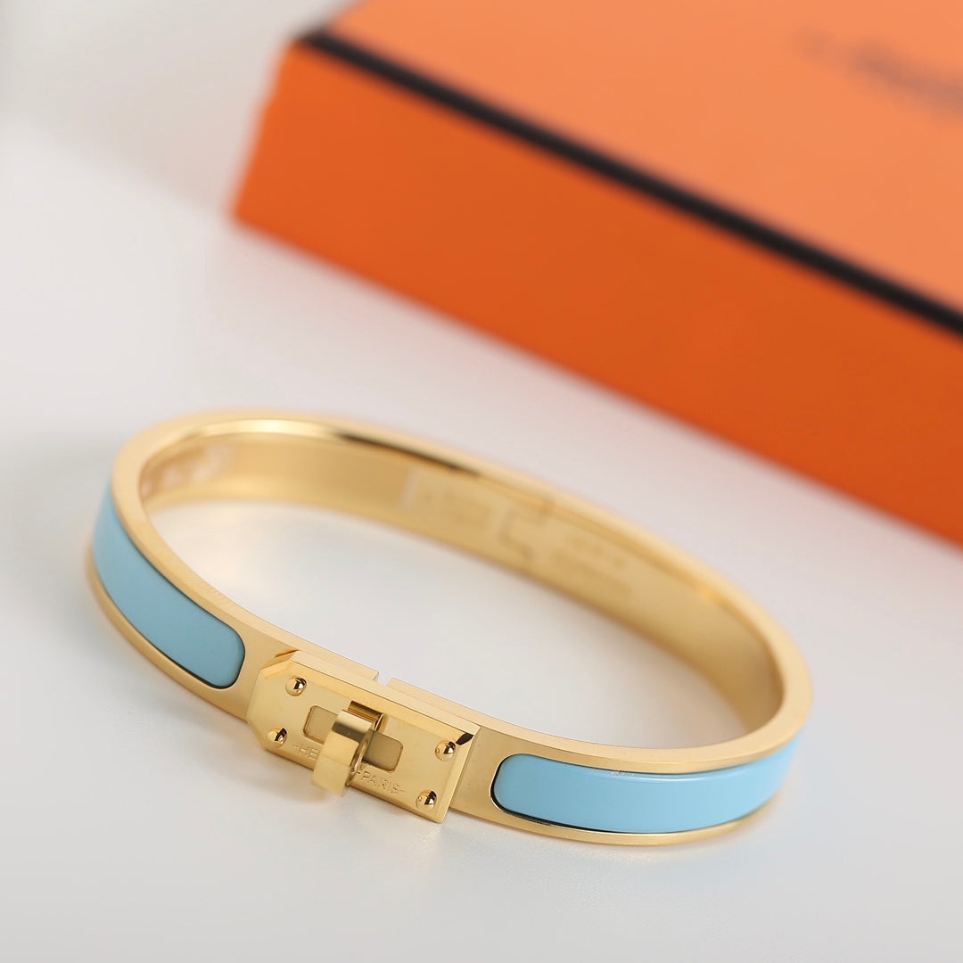 {
  "Elowen jewelsry": "Elowen ジュエリー",
  "HM KELLY CLOUD BLUE BRACELET": "HM KELLY クラウドブルー ブレスレット"
}