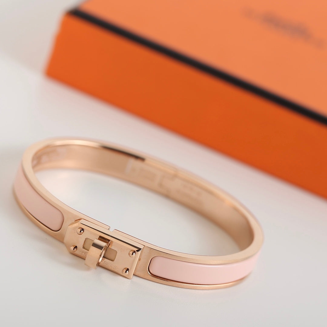 {
  "Elowen jewelsry": "Elowen ジュエリー",
  "HM KELLY LIGHT PINK BRACELET": "HM KELLY ライトピンクブレスレット"
}