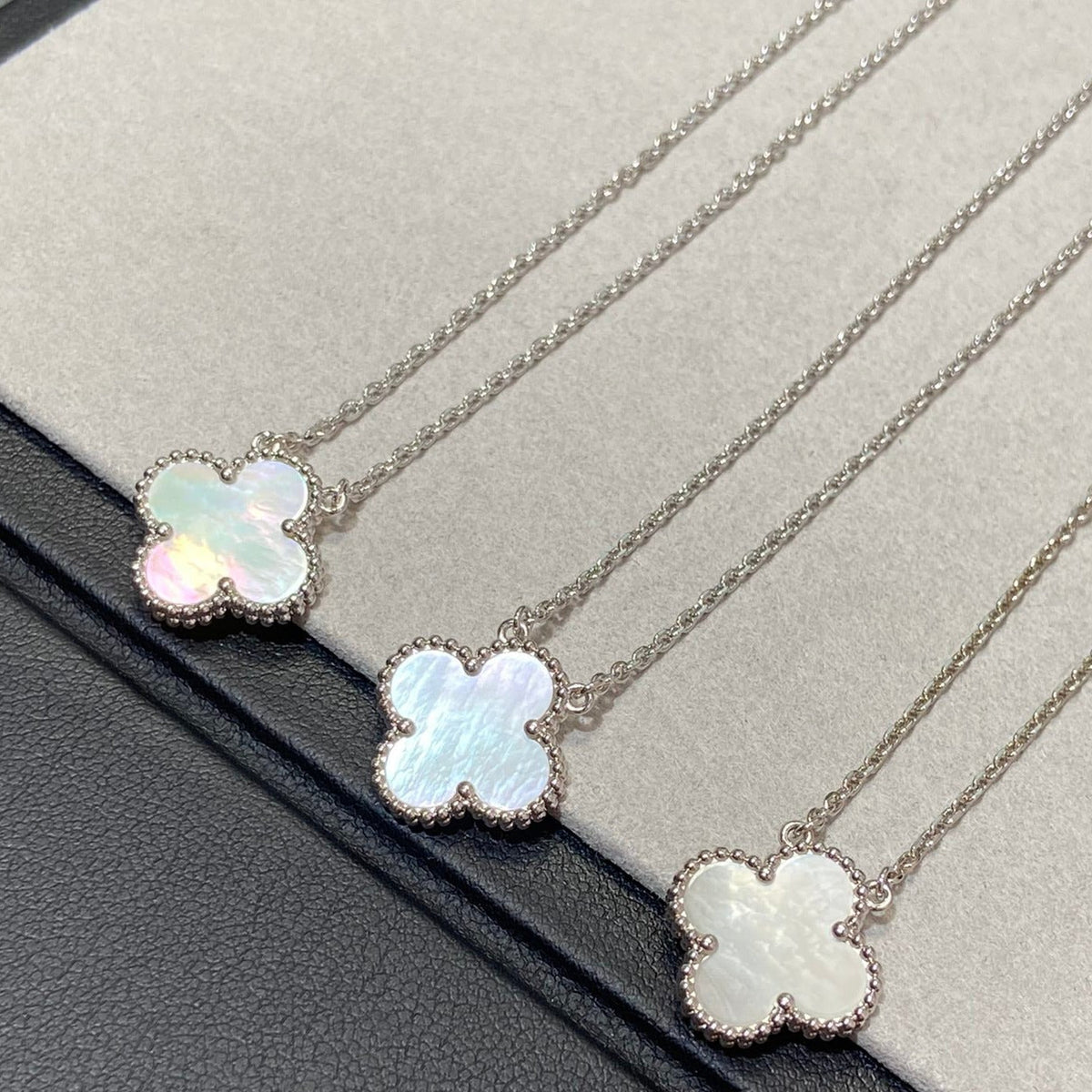 [Elowen jewelsry ]クローバー ミディアム シルバー ホワイトMOP ネックレス