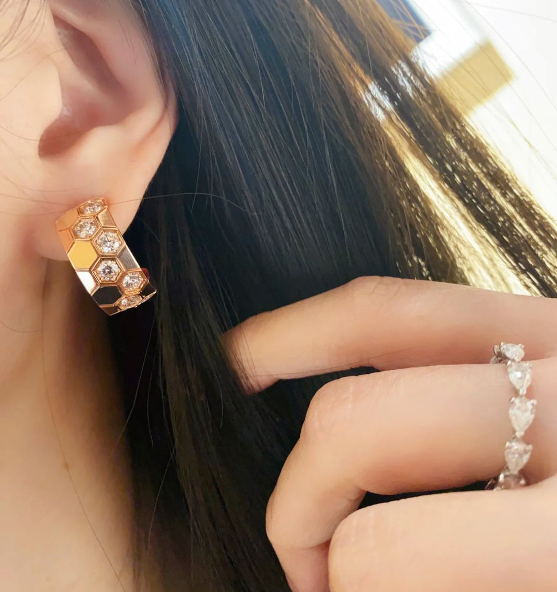 [Elowen jewelsry ]BEE LOVE DIAMOND HOOP EARRINGS