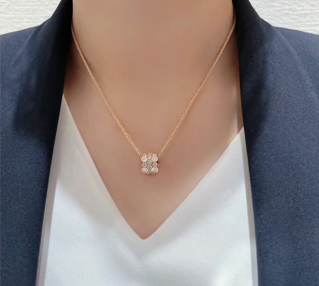 [Elowen jewelsry ]BEE LOVE DIAMOND PAVED 3 ROW NECKLACE