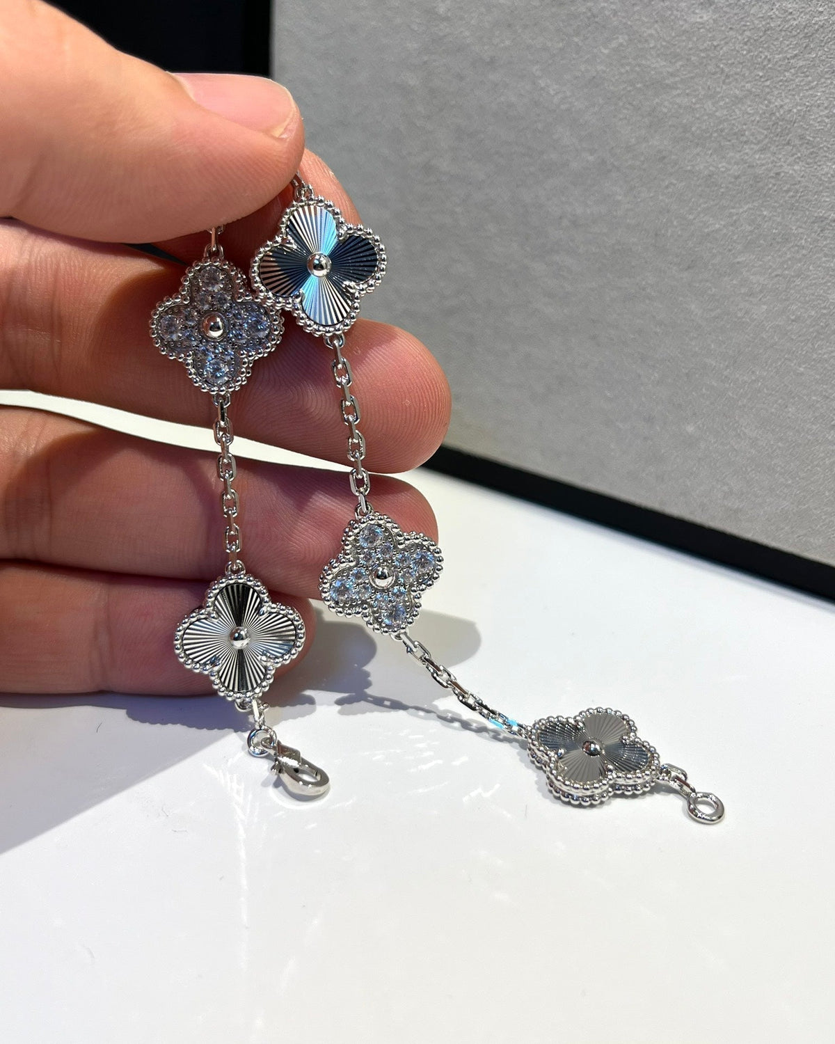 [Elowen jewelsry ] クローバー 5モチーフ レーザーブレスレット コレクション