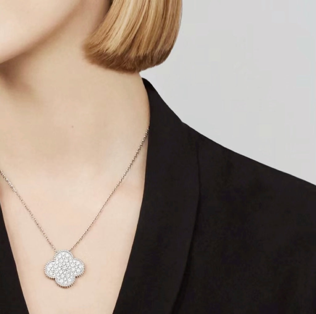 [Elowen jewelsry ]CLOVER 25MM LARGE PENDANT DIAMOND PAVED SILVER NECKLACE
