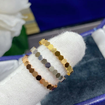 {
"Elowen jewelsry ": "エロウェン・ジュエリー",
"BEE LOVE SMALL RING": "BEE LOVE スモールリング"
}
