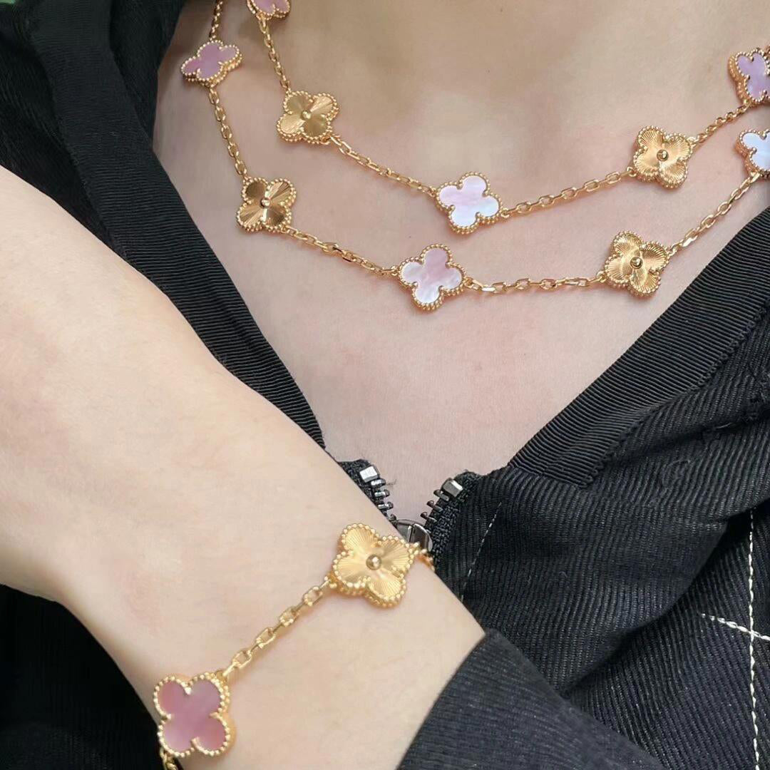 [Elowen Schmuck] CLOVER 20 MOTIVE LASER PINK PERLMUTT-HALSKETTE