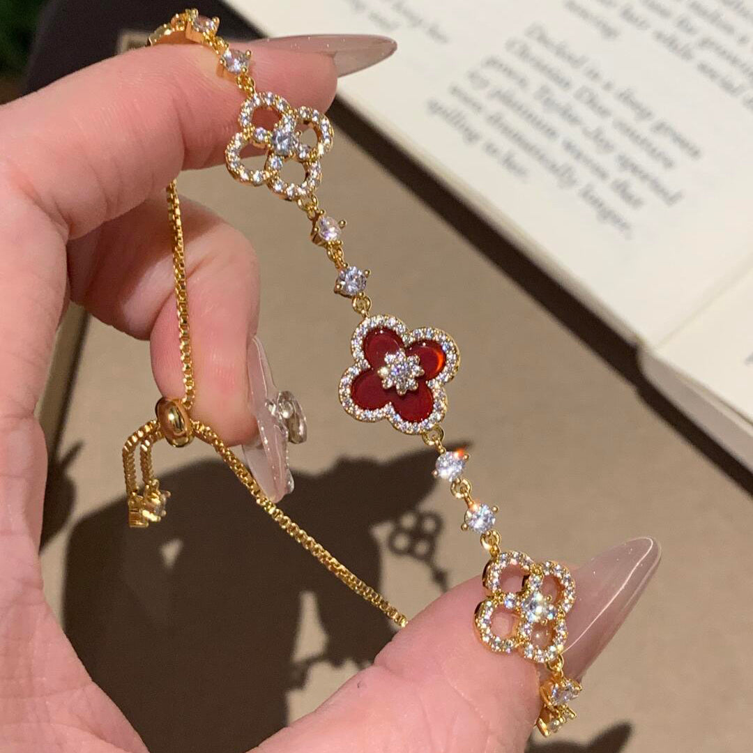 [Elowen jewelsry ]クローバー 5モチーフ ピンク・ブルー・レッド・ホワイト ブレスレット