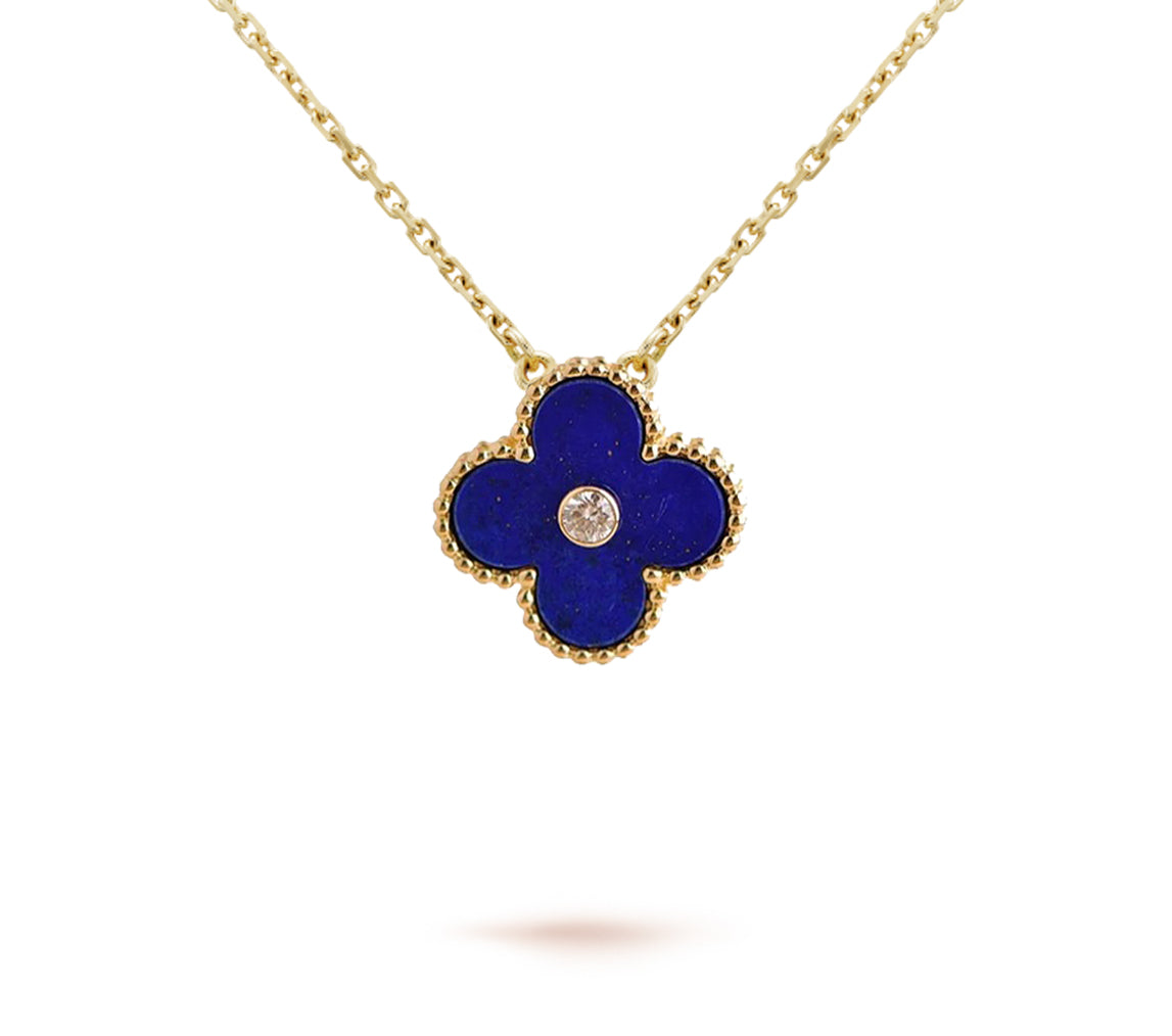 {
  "Elowen jewelsry": "Elowen Schmuck",
  "CHRISTMAS LIMITED EDITION NECKLACE COLLECTION": "LIMITIERTE WEIHNACHTS-HALSKETTENKOLLEKTION"
}
